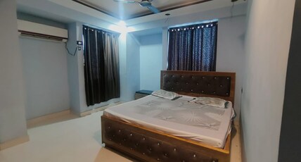 HOTEL ADARSH HAJIPUR Room Type - Deluxe room