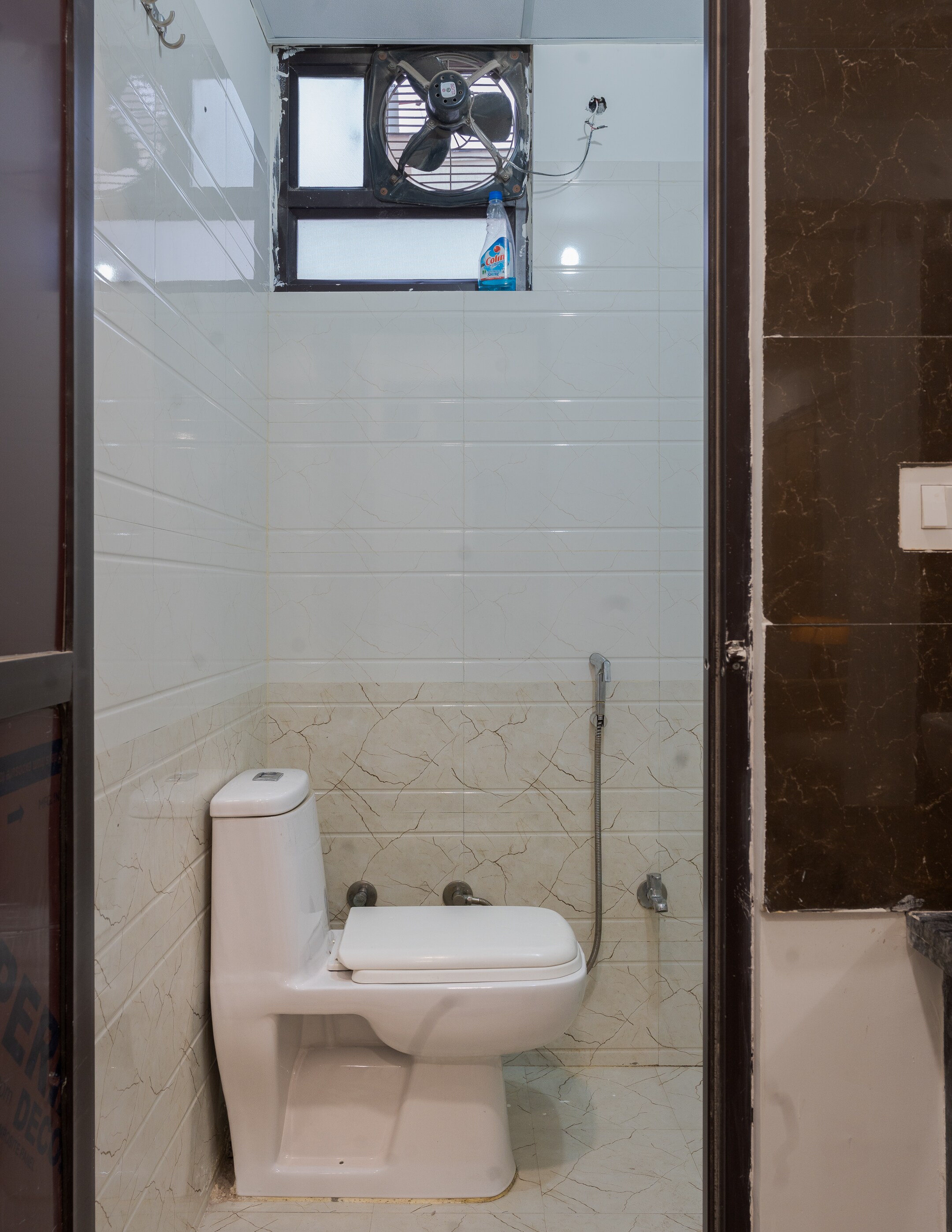 Sapphire Studio - Tap to explore photos