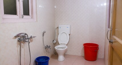 Prakash Hotel Room Type - Four Bedded Room