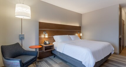 Holiday Inn Express & Suites BURLINGTON Room Type - 1 King Standard Mobility Accessible Roll In Shower Holiday Inn Express & Suites BURLINGTON Room Type - 1 King Standard Mobility Accessible Roll In Shower