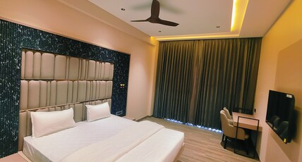 Hotel Akshay Palace Room Type - Deluxe AC Room