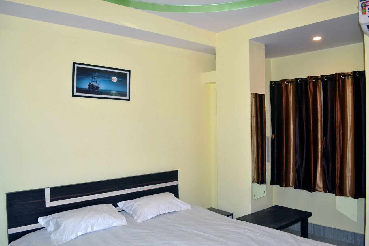 New Mukherjee Lodge Bishnupur - Tap to explore photos