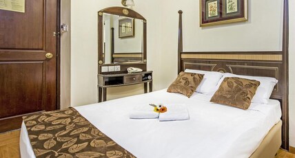 Hotel 81 Chinatown Room Type - Standard Double Room without Window