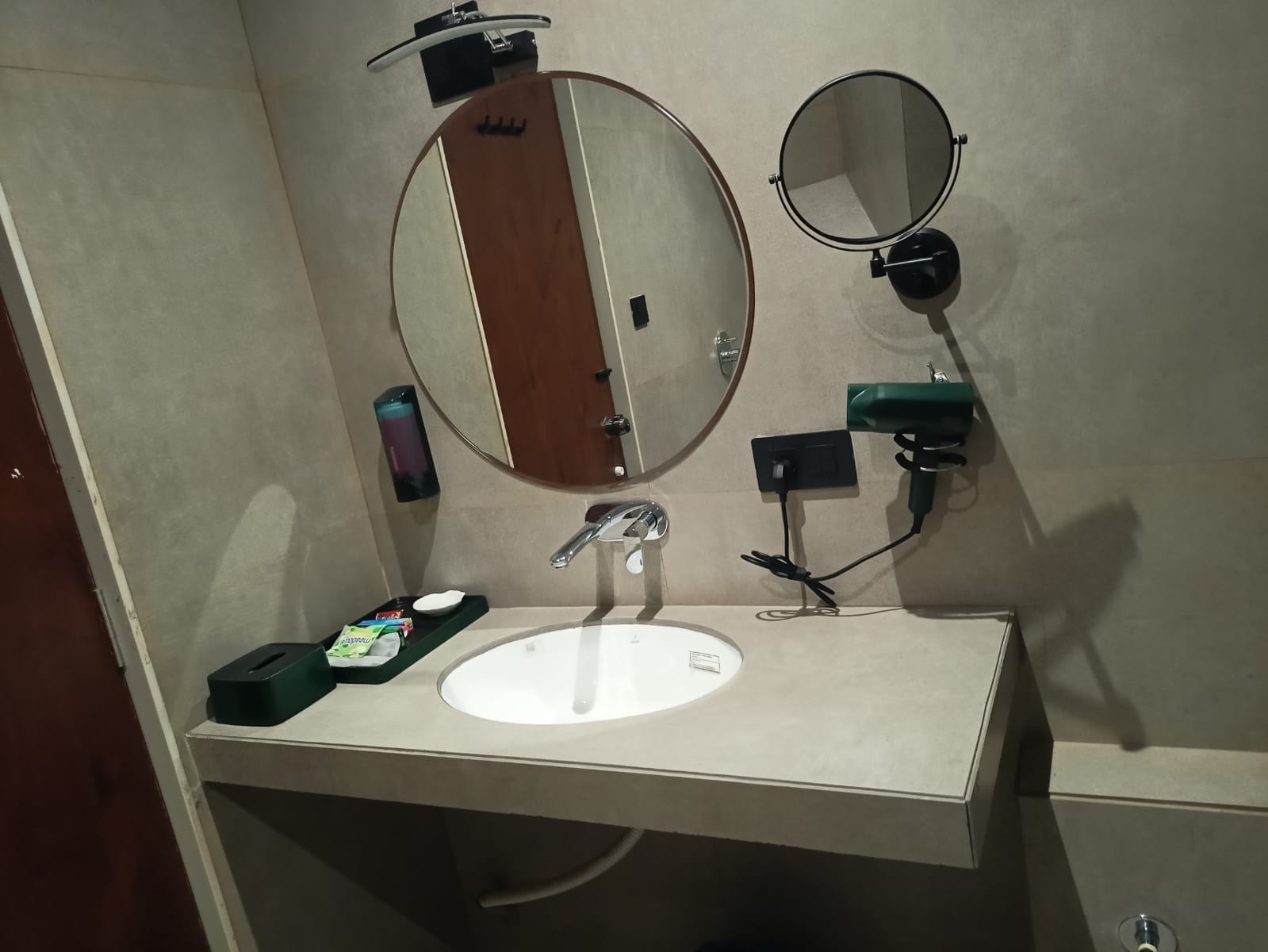 Amore Boutique Hotel - Tap to explore photos