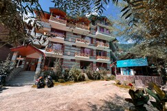 YOLO Social | The Social House & Cowork - Manali