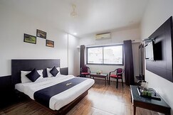 The Saish Stays - ( 80 Metre From Sai Temple )