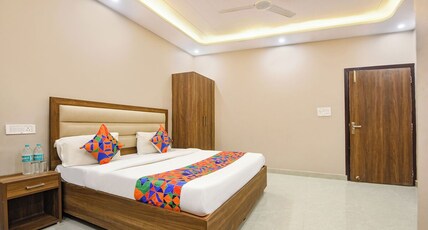 Hotel The Castle Room Type - Deluxe room with Parking