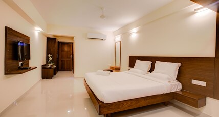 HOTEL BMS Room Type - Deluxe Double Bed AC Room
