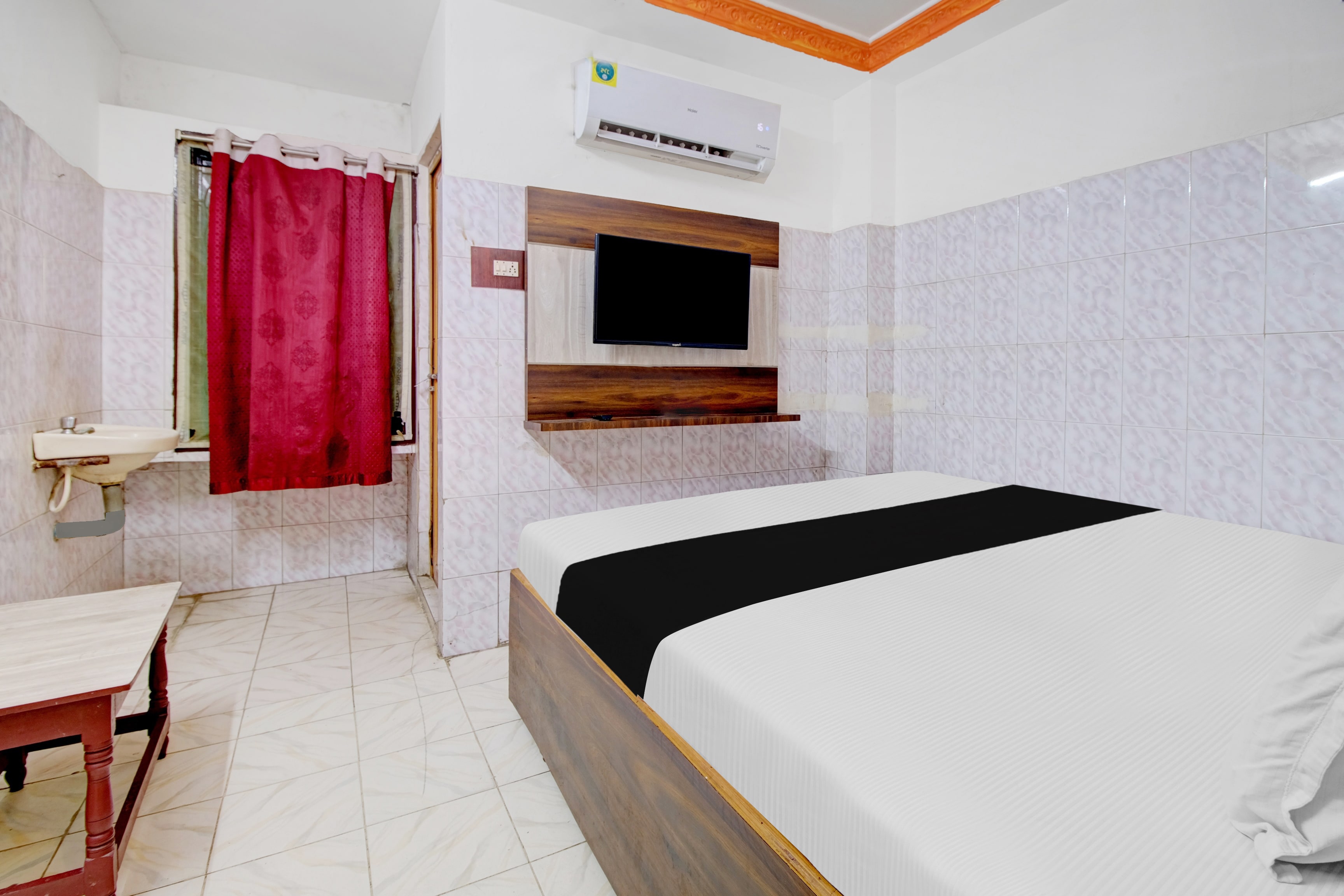 Hotel O Aishwarya Grand Lodge - Tap to explore photos