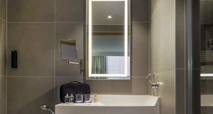 NOVOTEL GENEVE CENTRE - GENEVA Room Type - Superior family room with 2 double size beds
