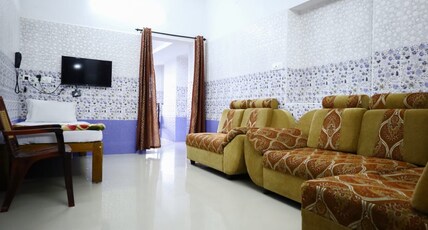 Sri Nandha Luxury Comforts Room Type - Family Suite