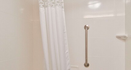 Hampton Inn & Suites by Hilton Pauls Valley Room Type - 1KN HEARING ACC STUDIO NS
