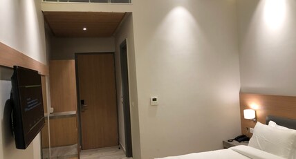 Hotel Golden Orchid Room Type - Super Deluxe Room with Glass Shower Cabinet and Late Check Out & F&B Discount 