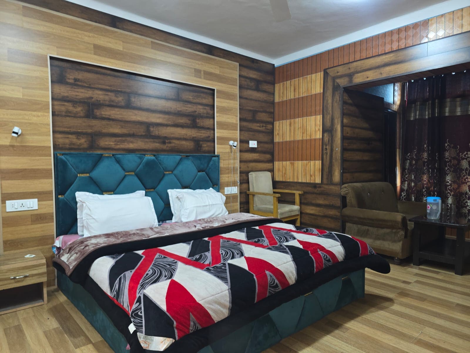Hotel Lake City- Dal Lake - Tap to explore photos