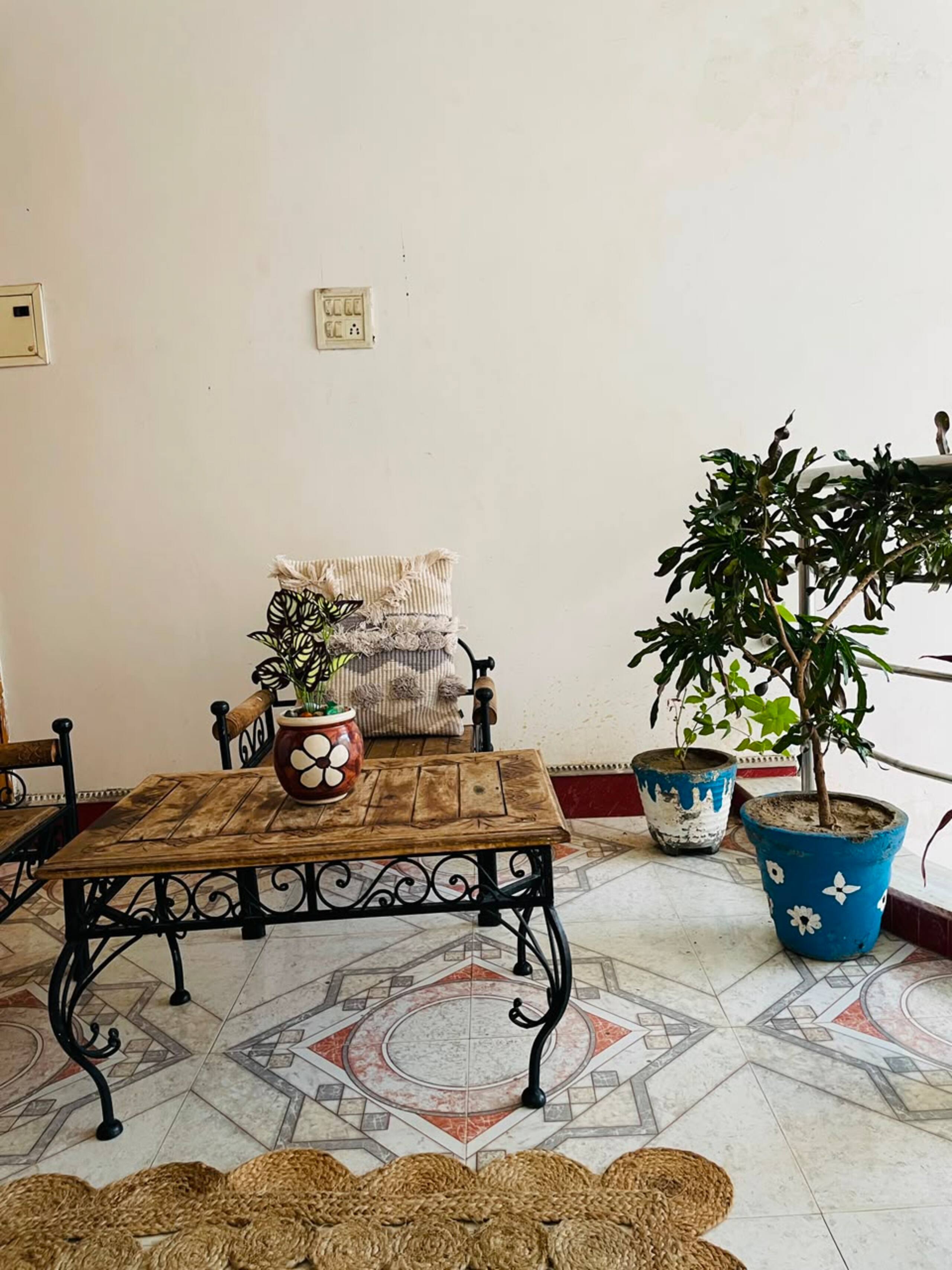 Cozy 2BHK 1st Floor Fully Furnished - Tap to explore photos