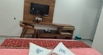 Shivam Comfort and Lodging Room Type - DELUXE ROOM NAC
