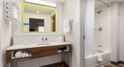 Hampton Inn & Suites Miami Kendall Room Type - 1 KING STANDARD NOSMOK