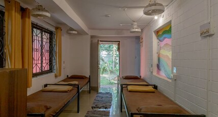 BunkNBrew Room Type - Standard 4 Bed Non AC Female Dorm Ensuite