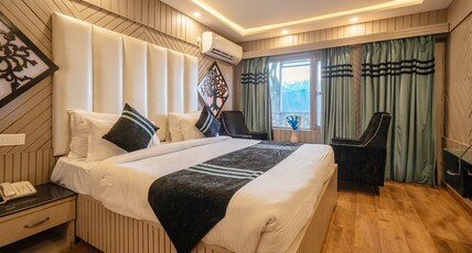 Levelup Heritage Patnitop Room Type - EXECUTIVE KING ROOM WITH BALCONY (AC)