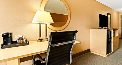 Best Western Paducah Inn Room Type - 1 King Bed, Non-Smoking, Wireless High-Speed Internet, Microwave And Refrigerator, Sofa For Sitting, Best Western Paducah Inn Room Type - 1 King Bed, Non-Smoking, Wireless High-Speed Internet, Microwave And Refrigerator, Sofa For Sitting,