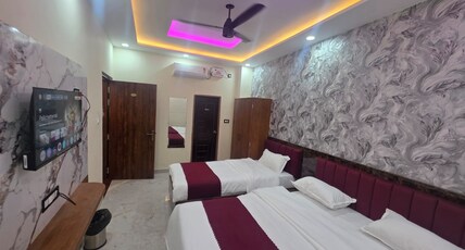 Prahlad Stays Room Type - Deluxe Triple bed