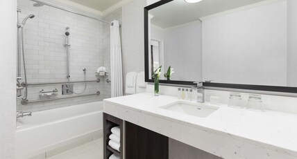 Hilton Boston Park Plaza Room Type - 1DBL MOBILITY ACC BATHTUB
