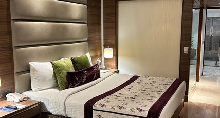 Jaypee Siddharth Hotel Room Type - Premium Room