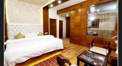 Pristine Inn Manali (Pearl Manali) Room Type - Premium Room with Balcony and Mountain View Pristine Inn Manali (Pearl Manali) Room Type - Premium Room with Balcony and Mountain View