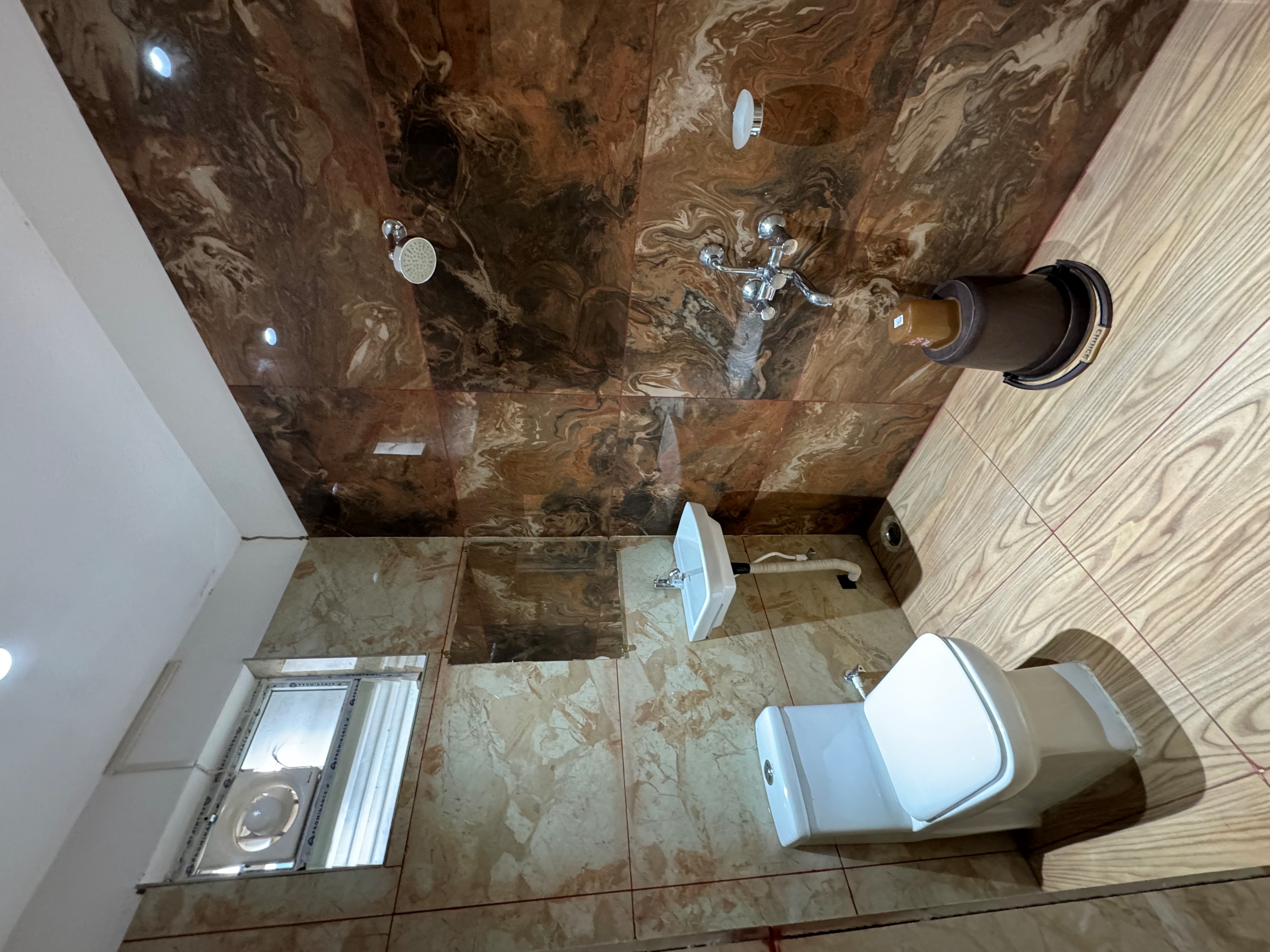 HOTEL 180 DEGREE - Tap to explore photos
