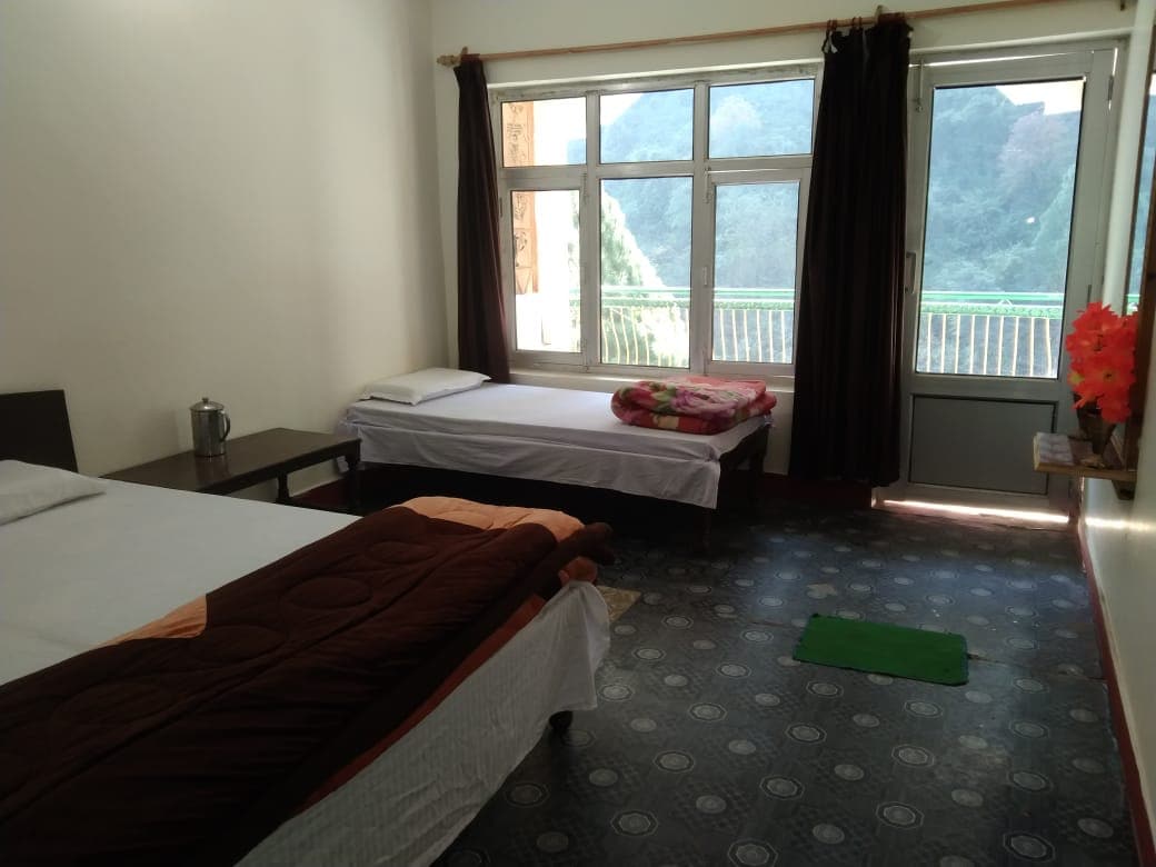 Pahadi Bucks Hostel - Tap to explore photos