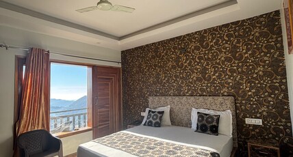 Baakhli Guest House Room Type - Lake View Deluxe Room with balcony