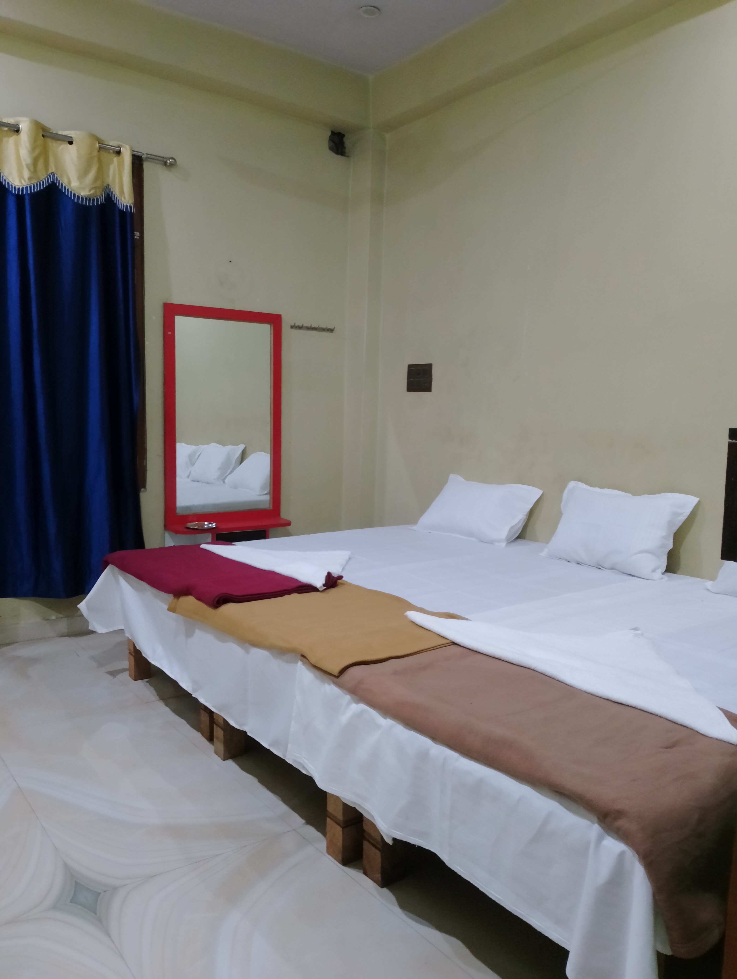 Shreeji Homestay - Tap to explore photos