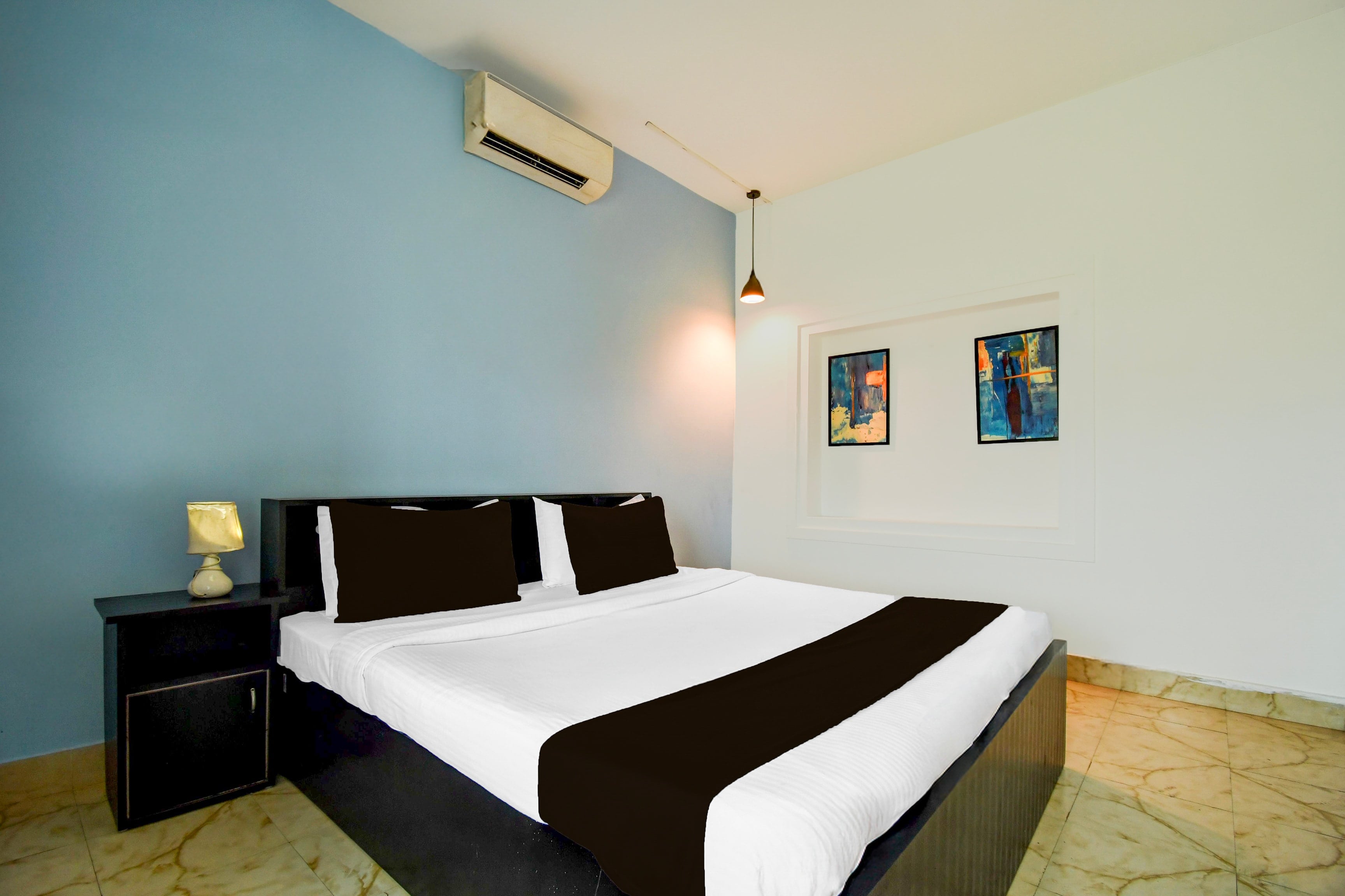 Super Hotel O Dumduma Near DN Regalia Mall - Tap to explore photos