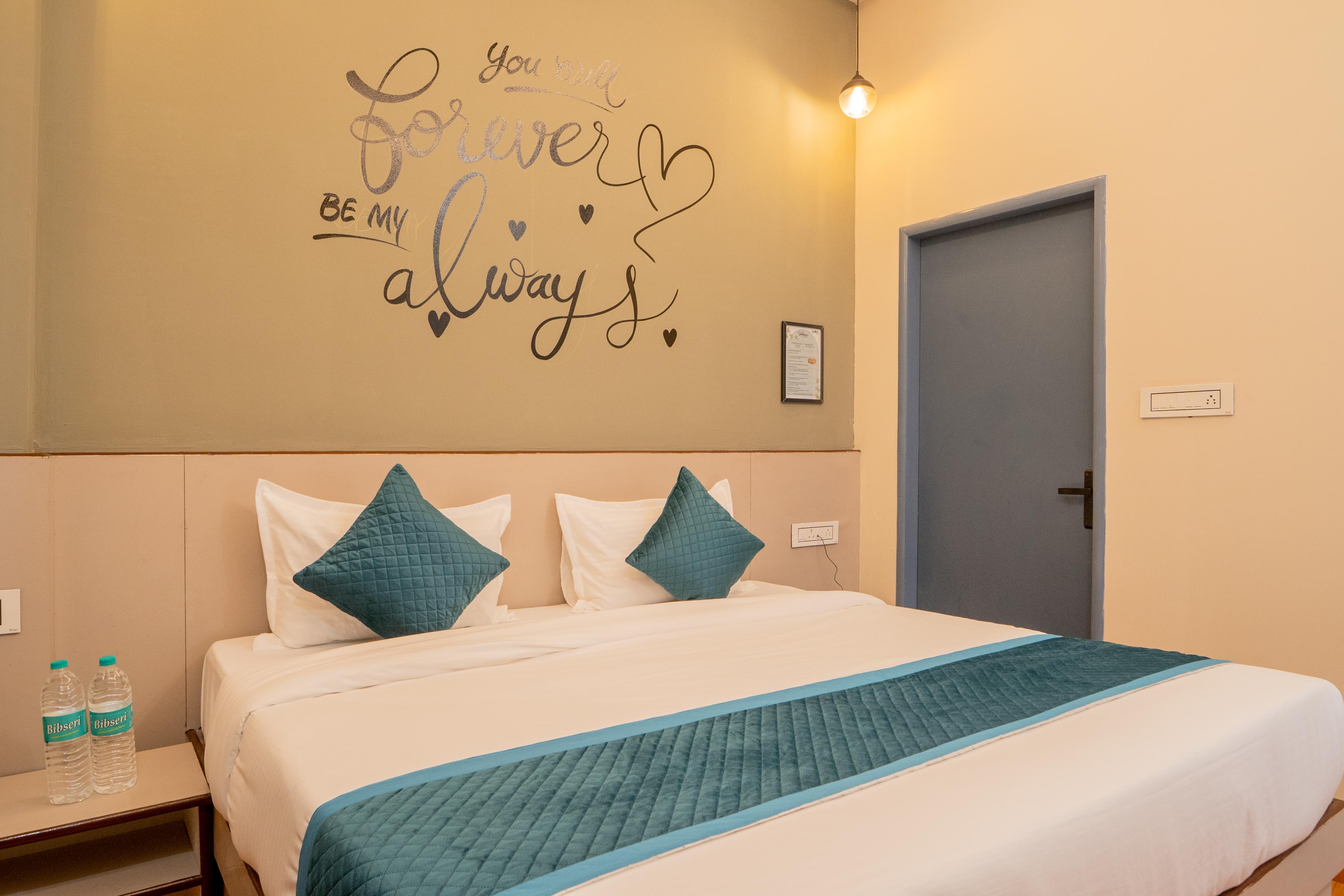 Palm Hotel Mansarovar - Tap to explore photos