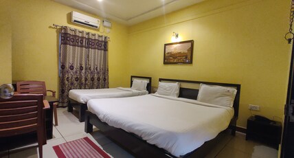 TRISHUL INN Room Type - TRIPLE BED ROOM AC