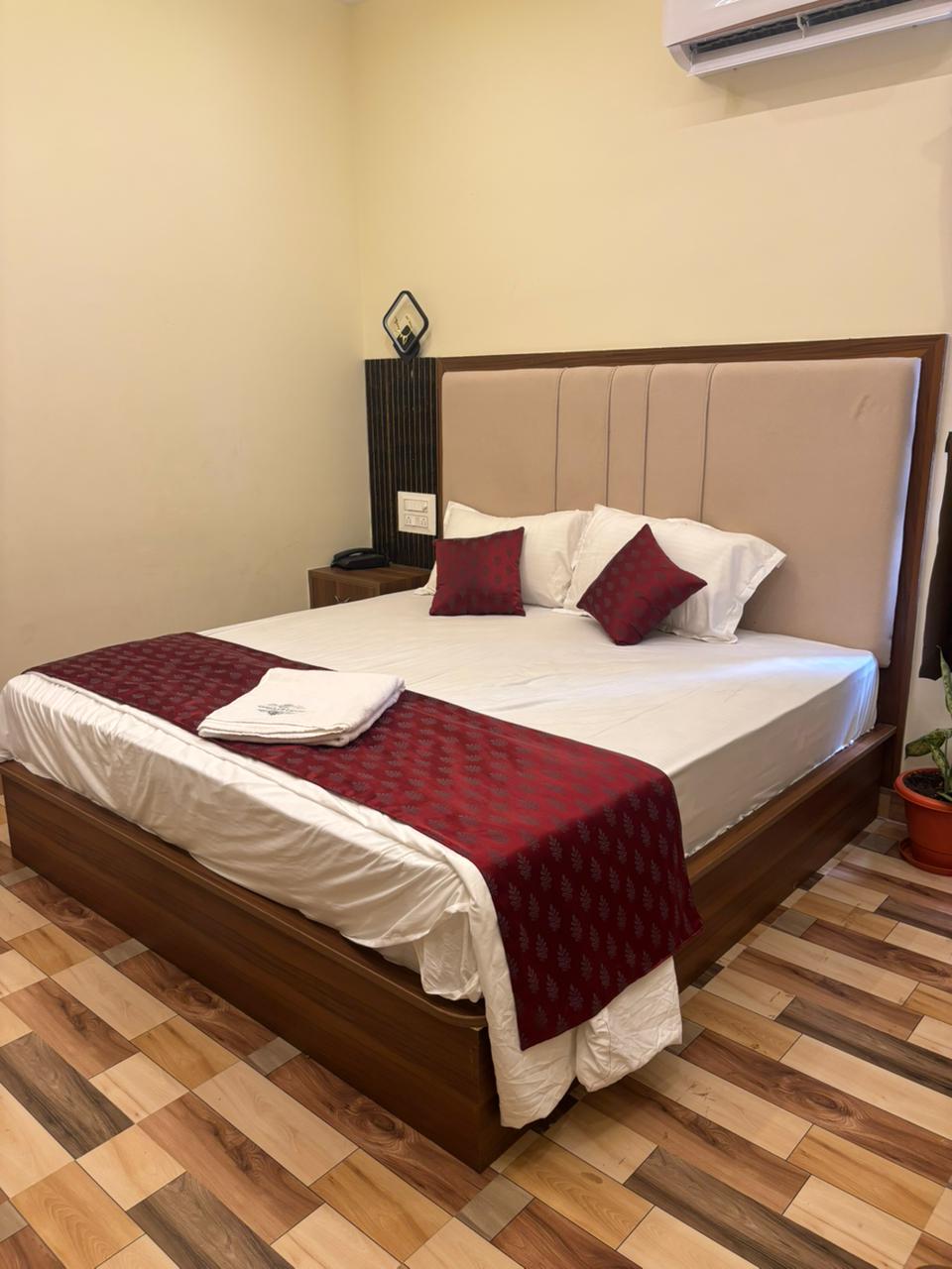 Hotel Gokulam Grand A/C Luxury Rooms - Tap to explore photos