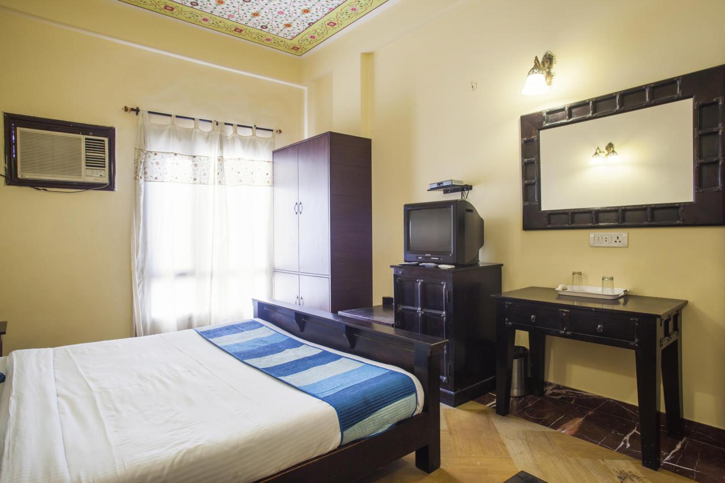 HOTEL AMER VIEW - Tap to explore photos