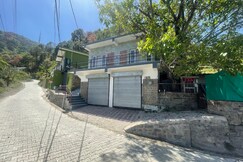 Walnut kussowlie love joy