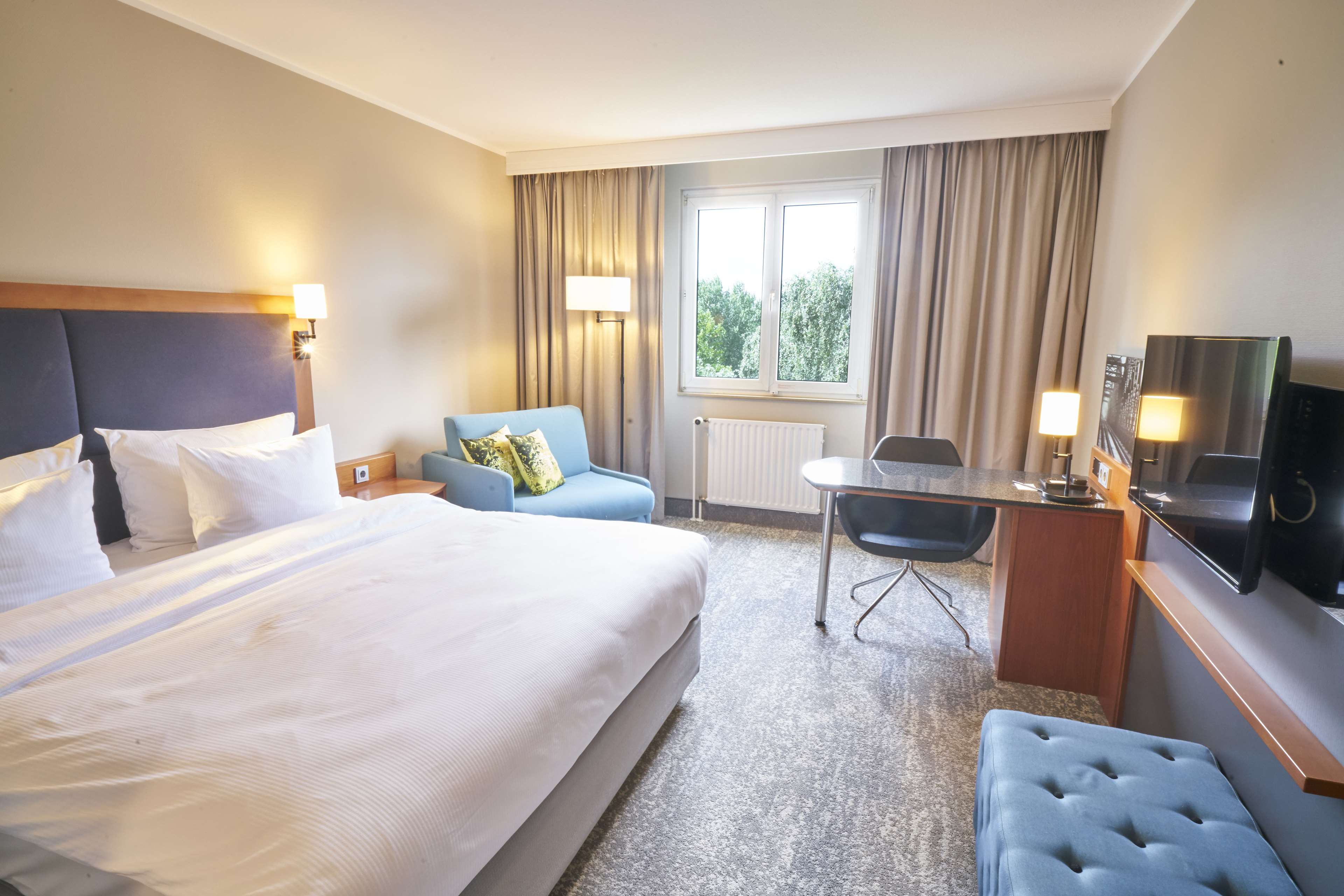 Radisson Blu Hotel Dortmund - Tap to explore photos