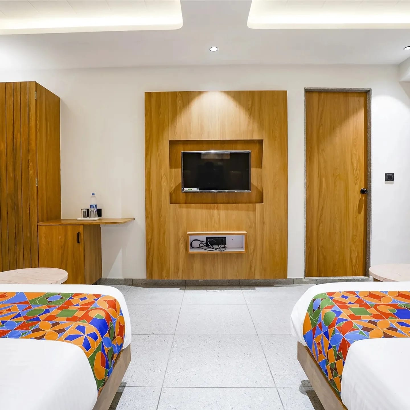 Hotel Mansarovar. - Tap to explore photos