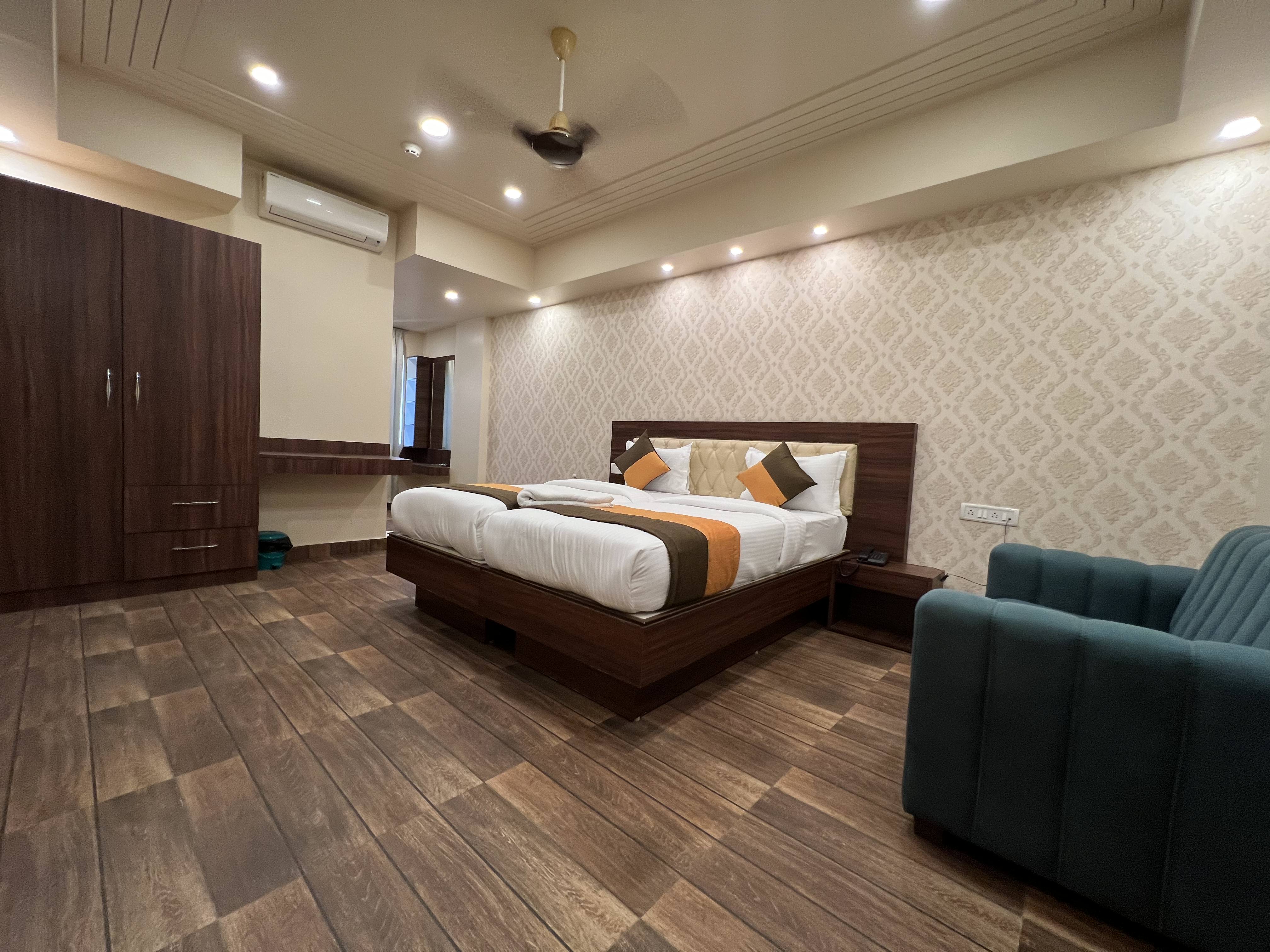Grand Falcon Electronic City - Tap to explore photos