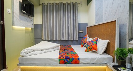 Platinum Studio Nr. Eco Park Gate. Room Type - Luxury Room with Airconditioning