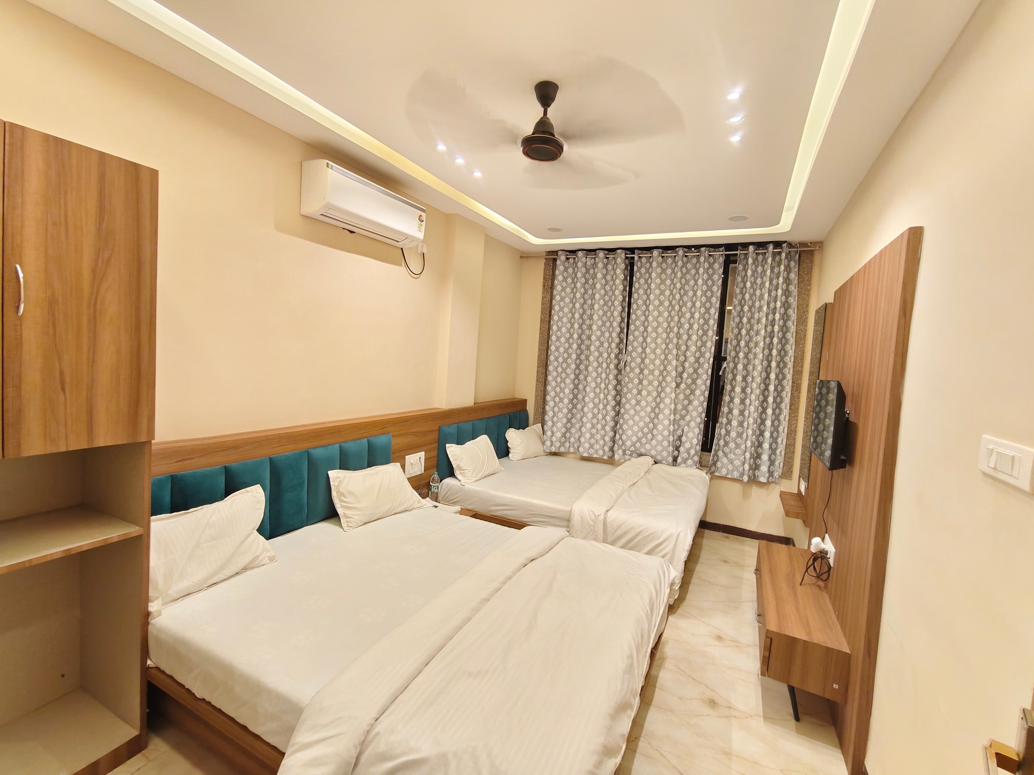 HOTEL SANSKAR PALACE - Tap to explore photos