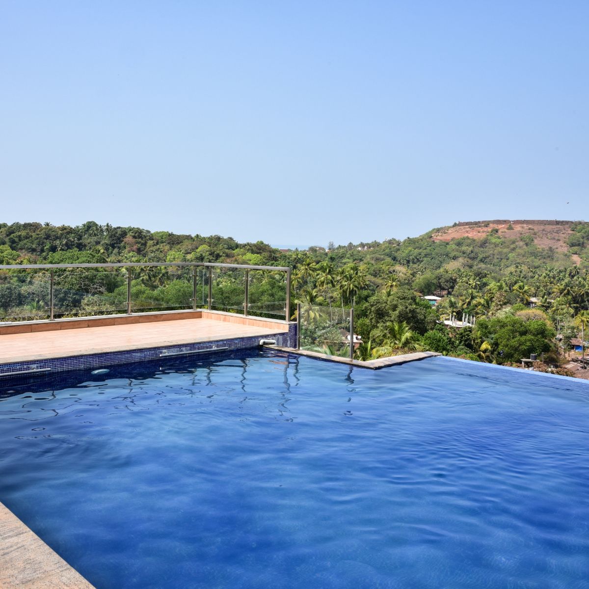 Symphonny Apt - Tap to explore photos