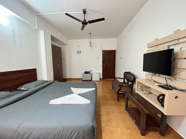 A3 1B GF Studio at Beiramar Complex Baga - Tap to explore photos
