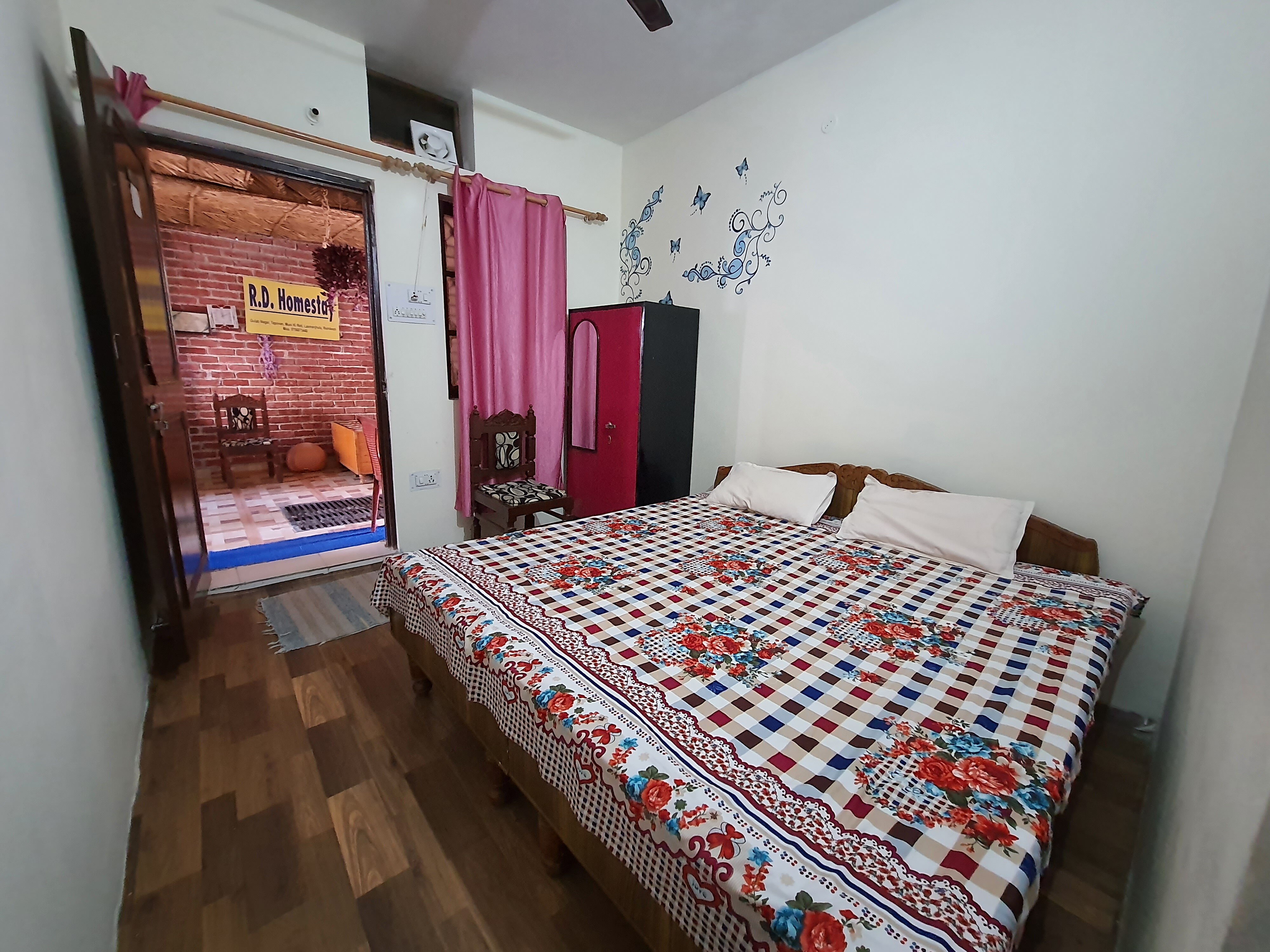 R D Homestay | Rooms & Wi-Fi - Tap to explore photos