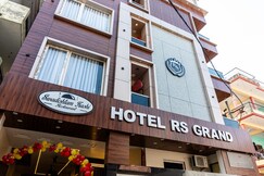 Hotel R S Grand