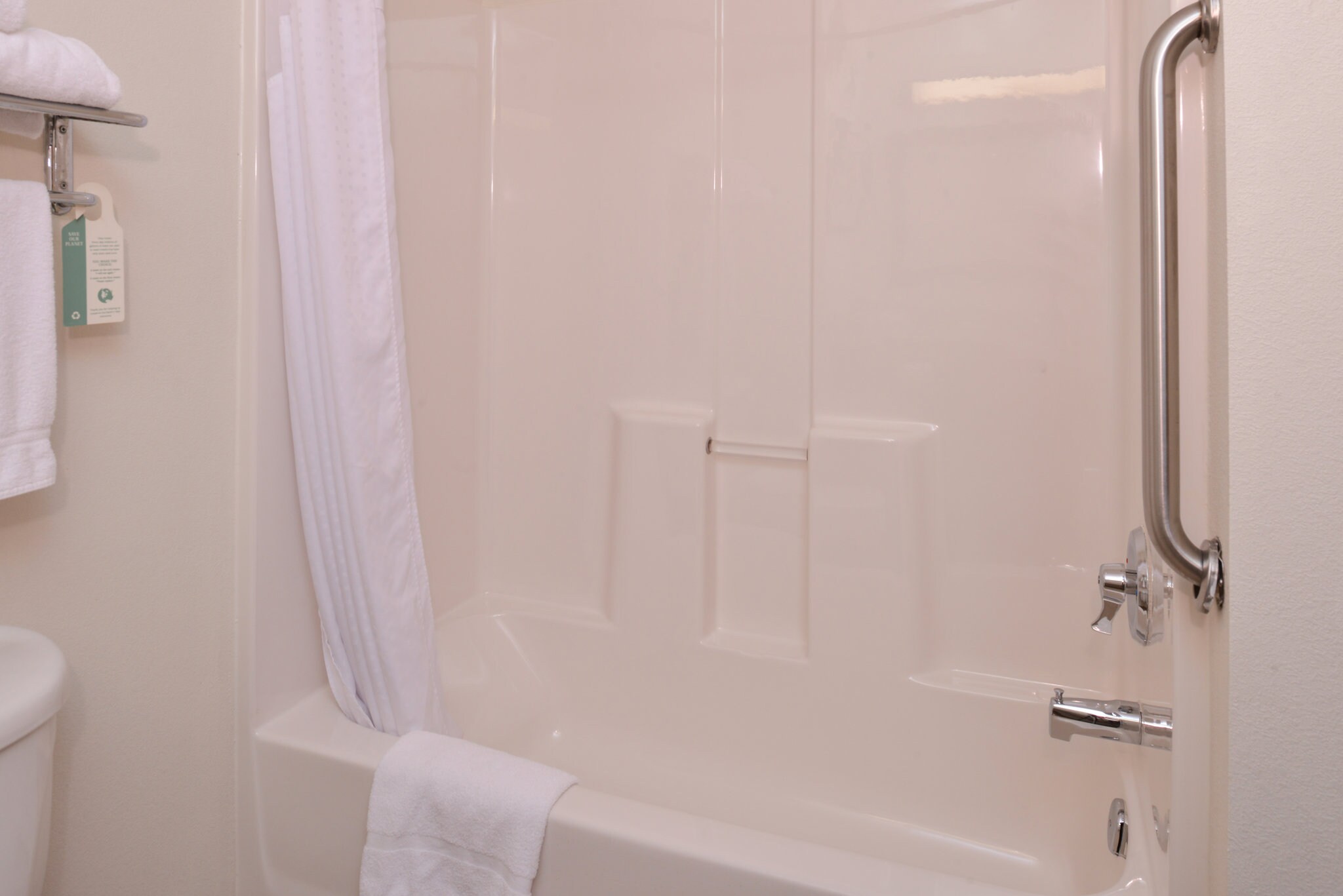 Holiday Inn Express Hotel & Suites Lancaster-Lititz - Tap to explore photos