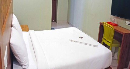 Hotel Grand Residency Yelahanka Room Type - Deluxe Room AC