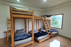 Trishul 4BR Cozy Mountain stay by Homeyhuts
